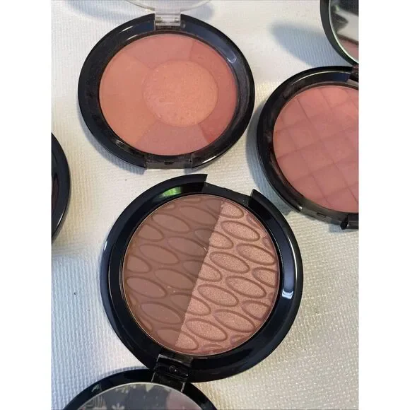 Signature Club A Lot of 5 Blush Aloe Puffed Eyeshawdow Duo Shade # 2 Medium